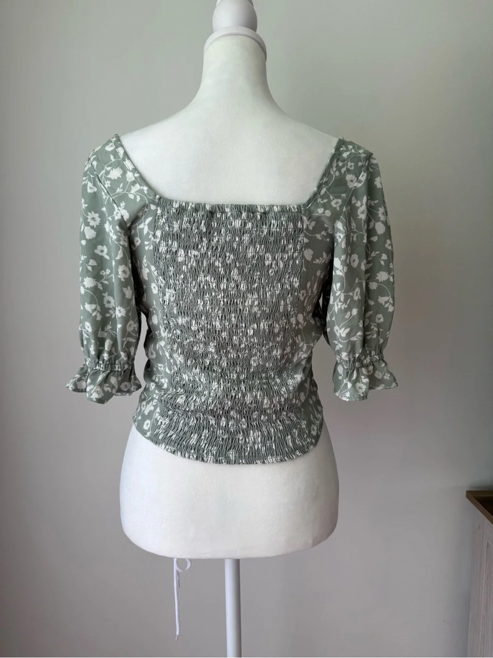 Abercrombie & Fitch Sage Green Floral Ruched Tie Blouse XS